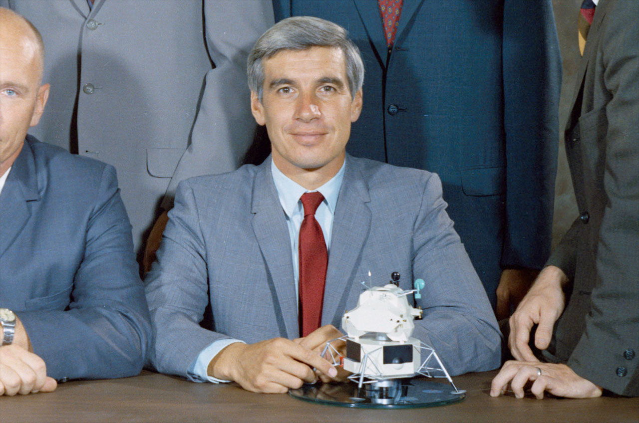 John Llewellyn, NASA Scientist-Astronaut Who Never Flew, Dies at 80